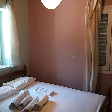 Spacious Traditional Lägenhet Neochori (Lefkada)